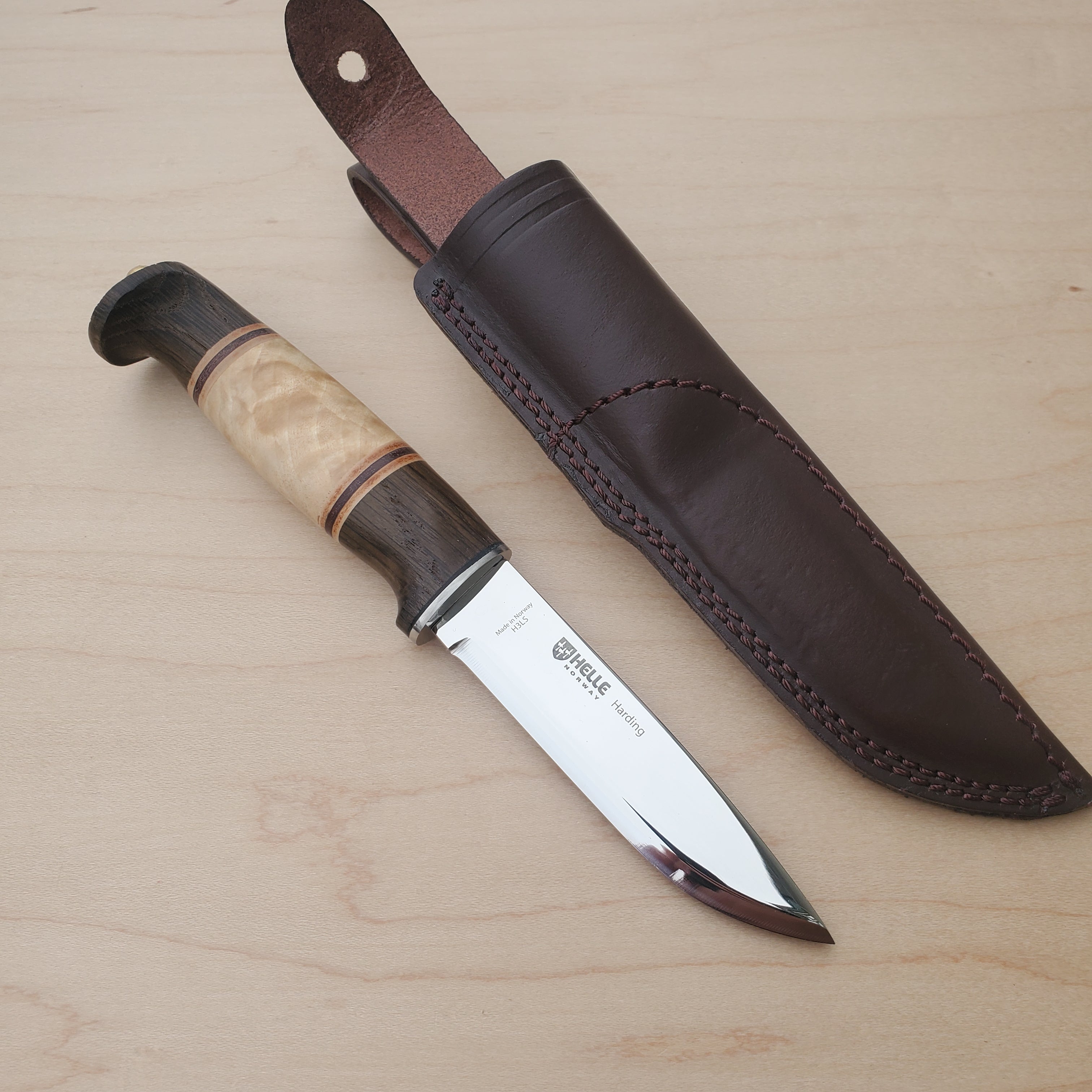 http://uptowncutlery.com/cdn/shop/products/HelleHardingknife2.jpg?v=1680812000