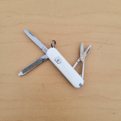 Victorinox Swiss Army Knife - Classic SD Falling Snow