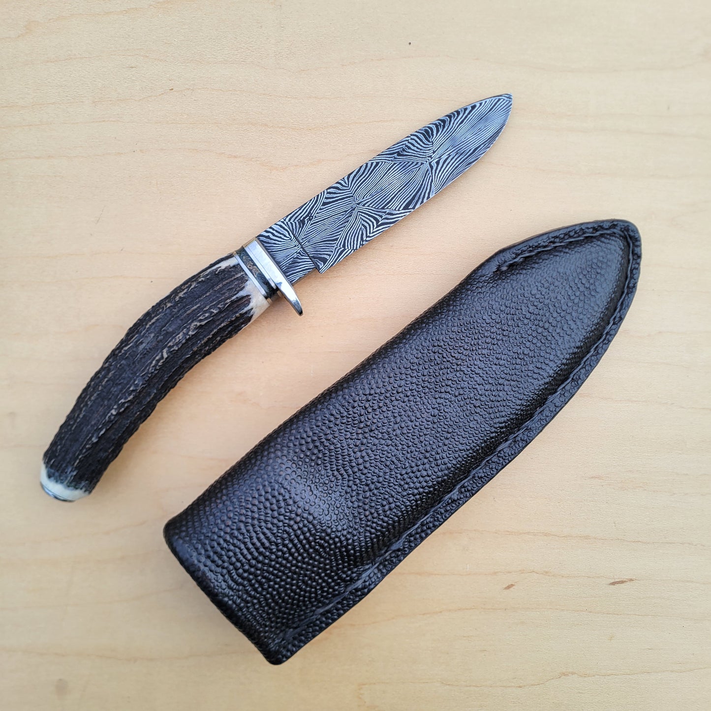 Dan Petersen Damascus Hunter 4.5"- Stag