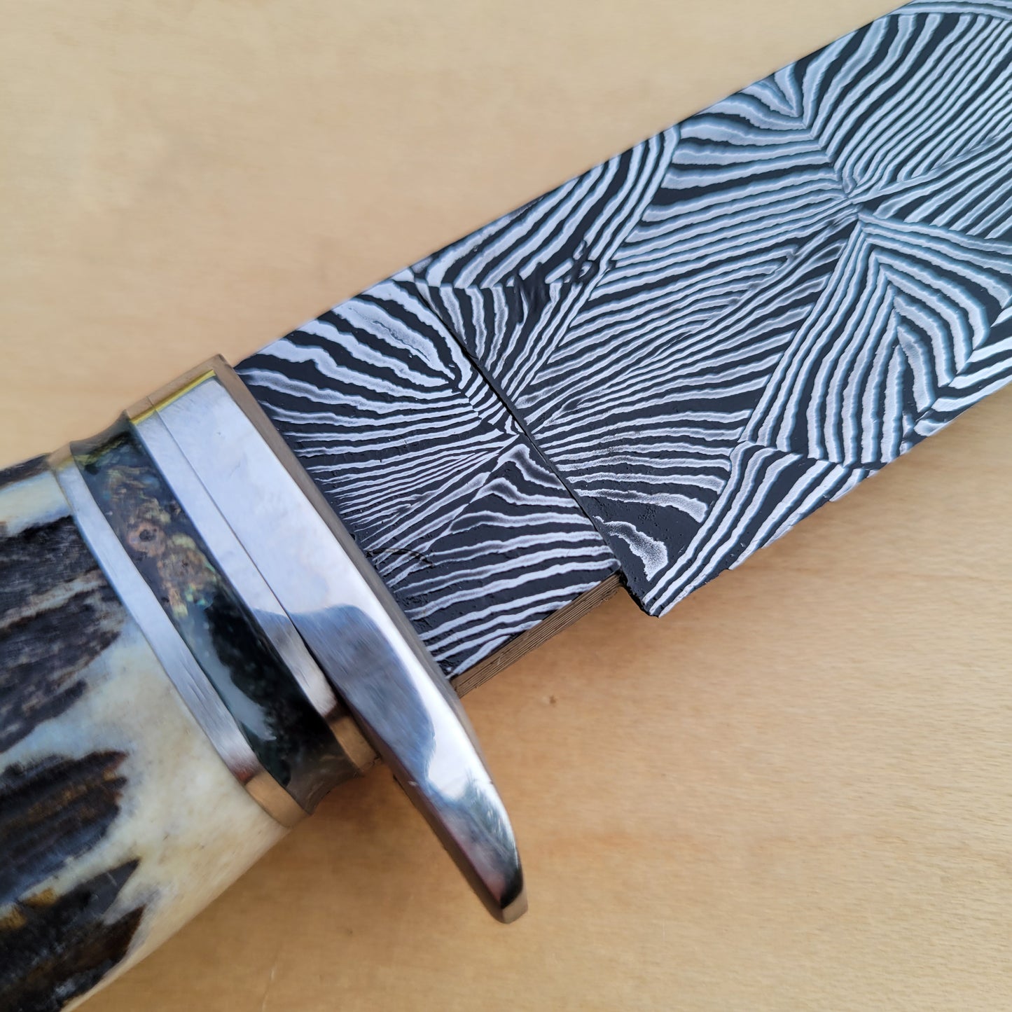 Dan Petersen Damascus Hunter 4.5"- Stag