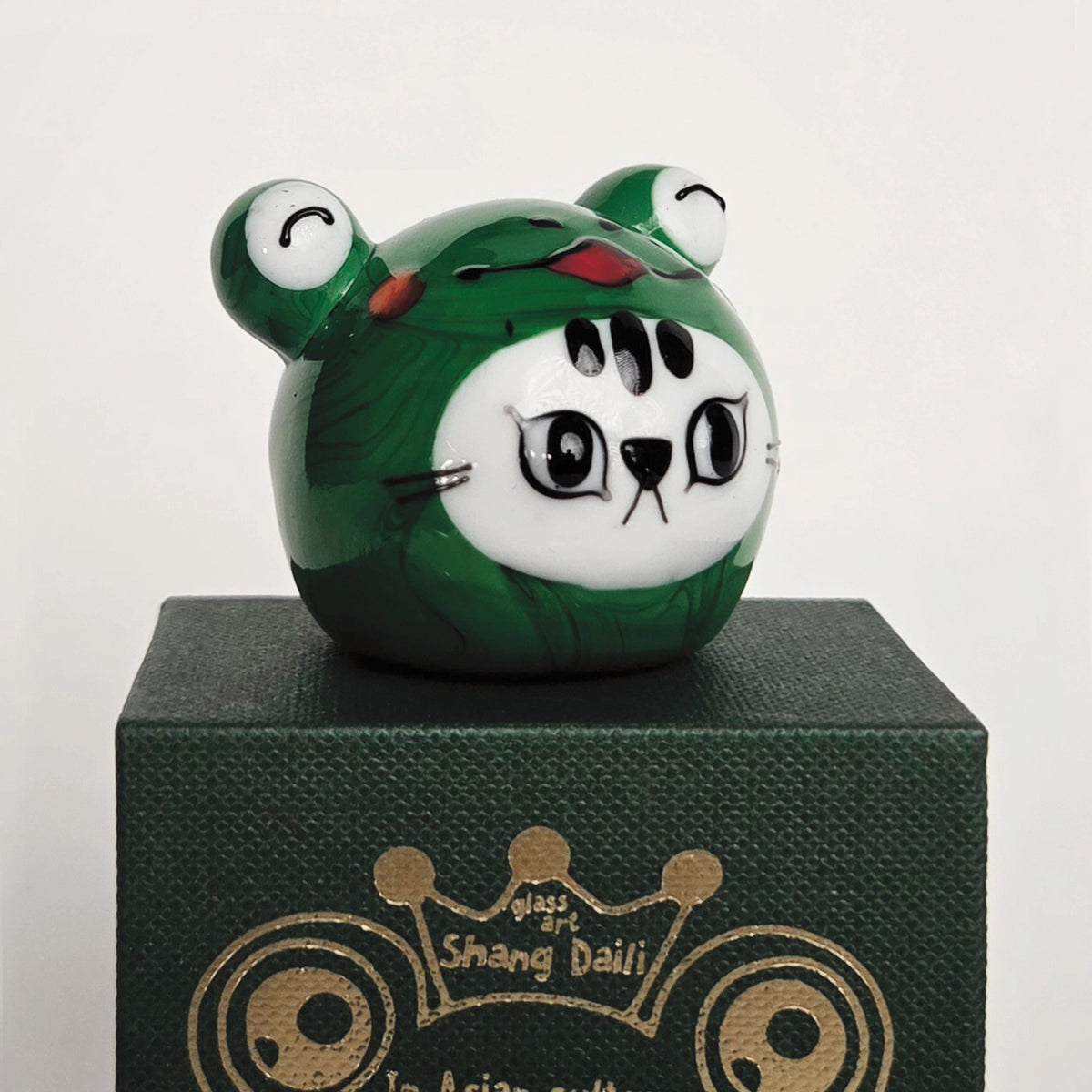 ShangDaili Frog Cat 'safe and sound' Glass Figurine