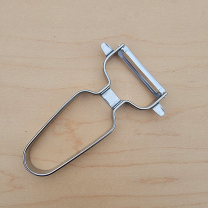 Shimomura Ajiwai Curved Peeler - ACP-695