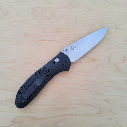 Benchmade 551-S30V Griptilian