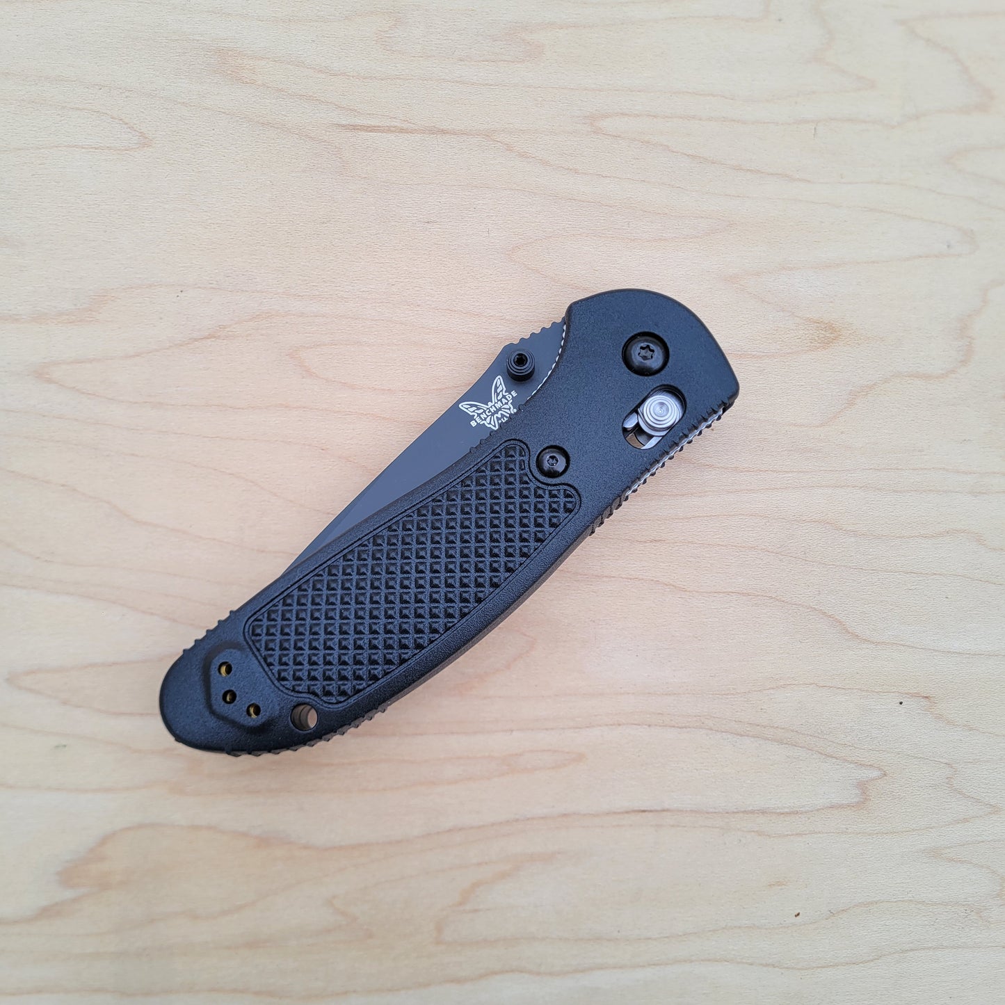 Benchmade 551SBK-S30V Griptilian - Serrated Black