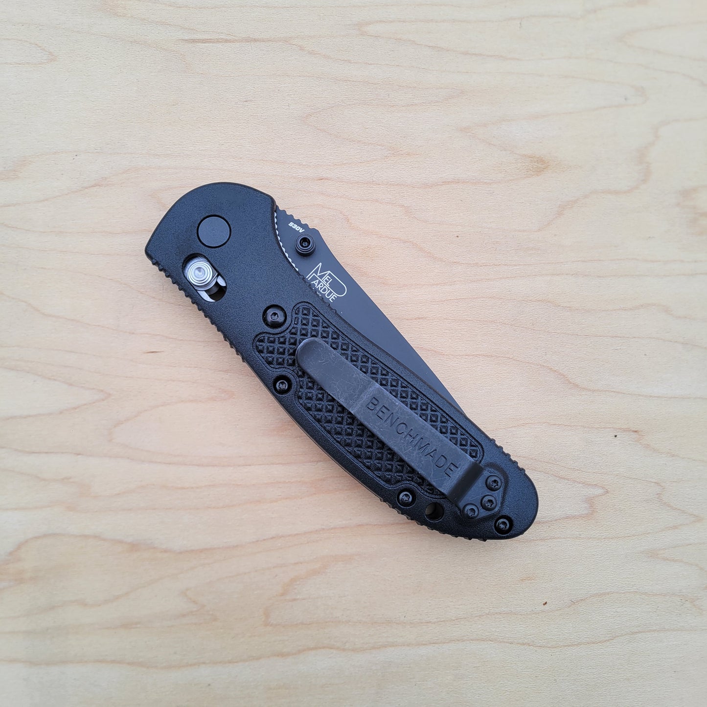 Benchmade 551SBK-S30V Griptilian - Serrated Black
