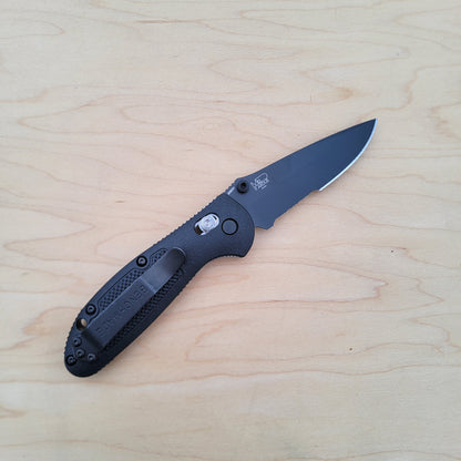 Benchmade 556SBK-S30V Mini Griptilian - Serrated Black