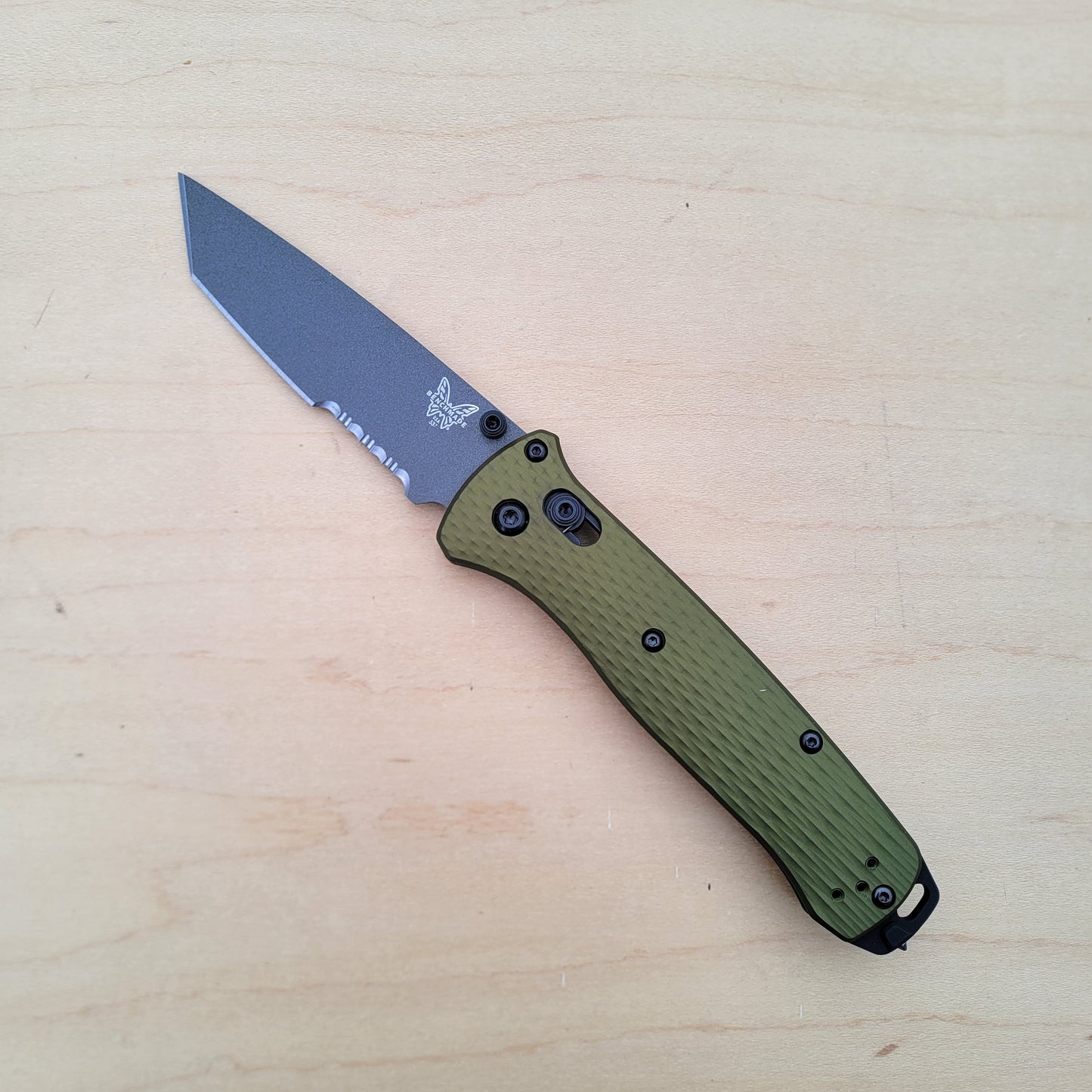 Benchmade 537SGY-1 Bailout - Woodland Green - Serrations