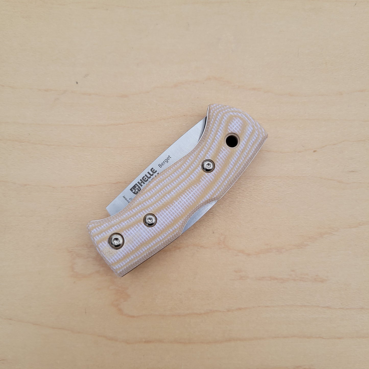 Helle Berget 2.25" Folding Knife - Beige Canvas Micarta