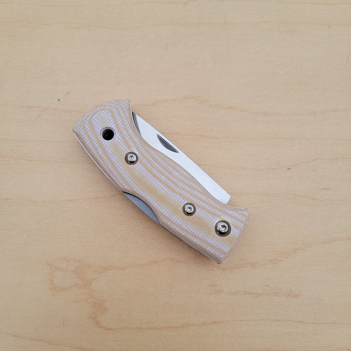 Helle Berget 2.25" Folding Knife - Beige Canvas Micarta