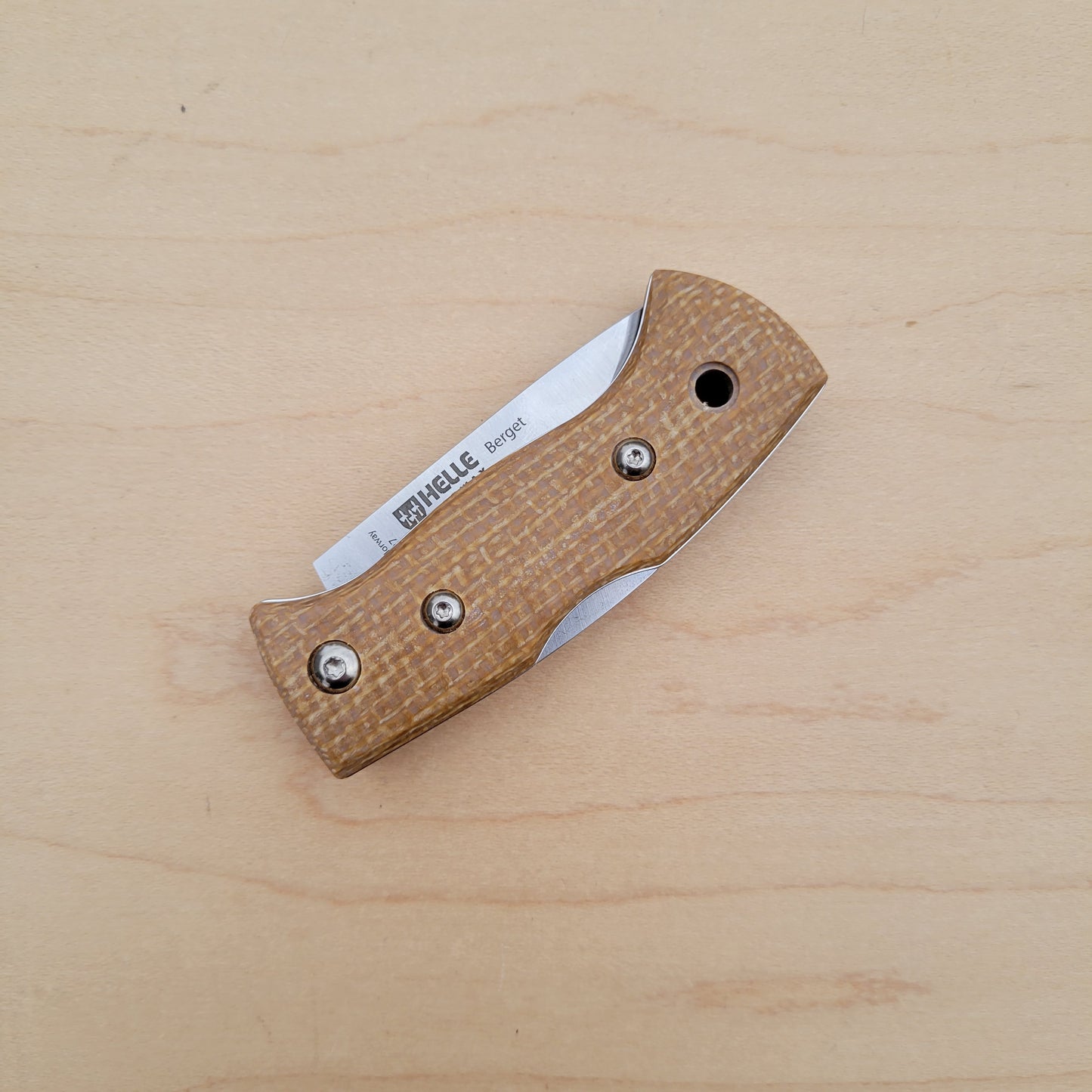 Helle Berget 2.25" Folding Knife - Mustard Jute Micarta