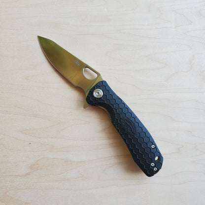 Honey Badger Medium Leaf - Black D2