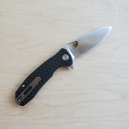 Honey Badger Medium Leaf - Black D2