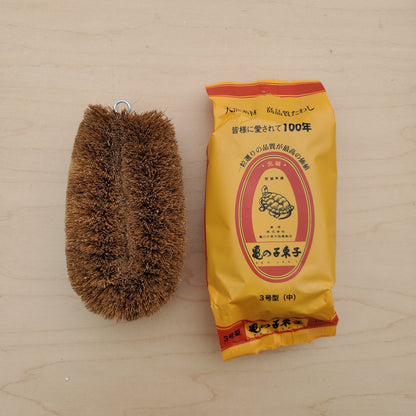 Kamenoko Tawashi Scrubbing Brush