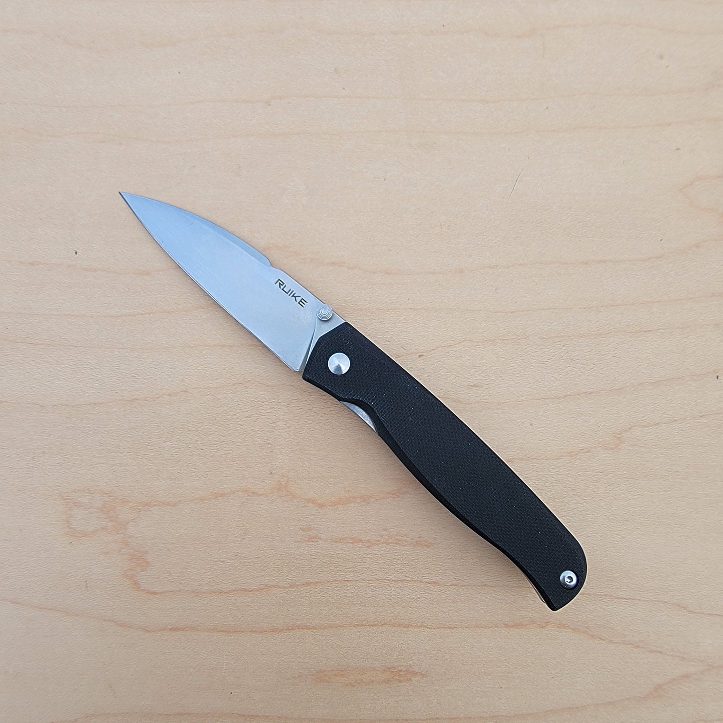 Ruike P662B Linerlock Black G10