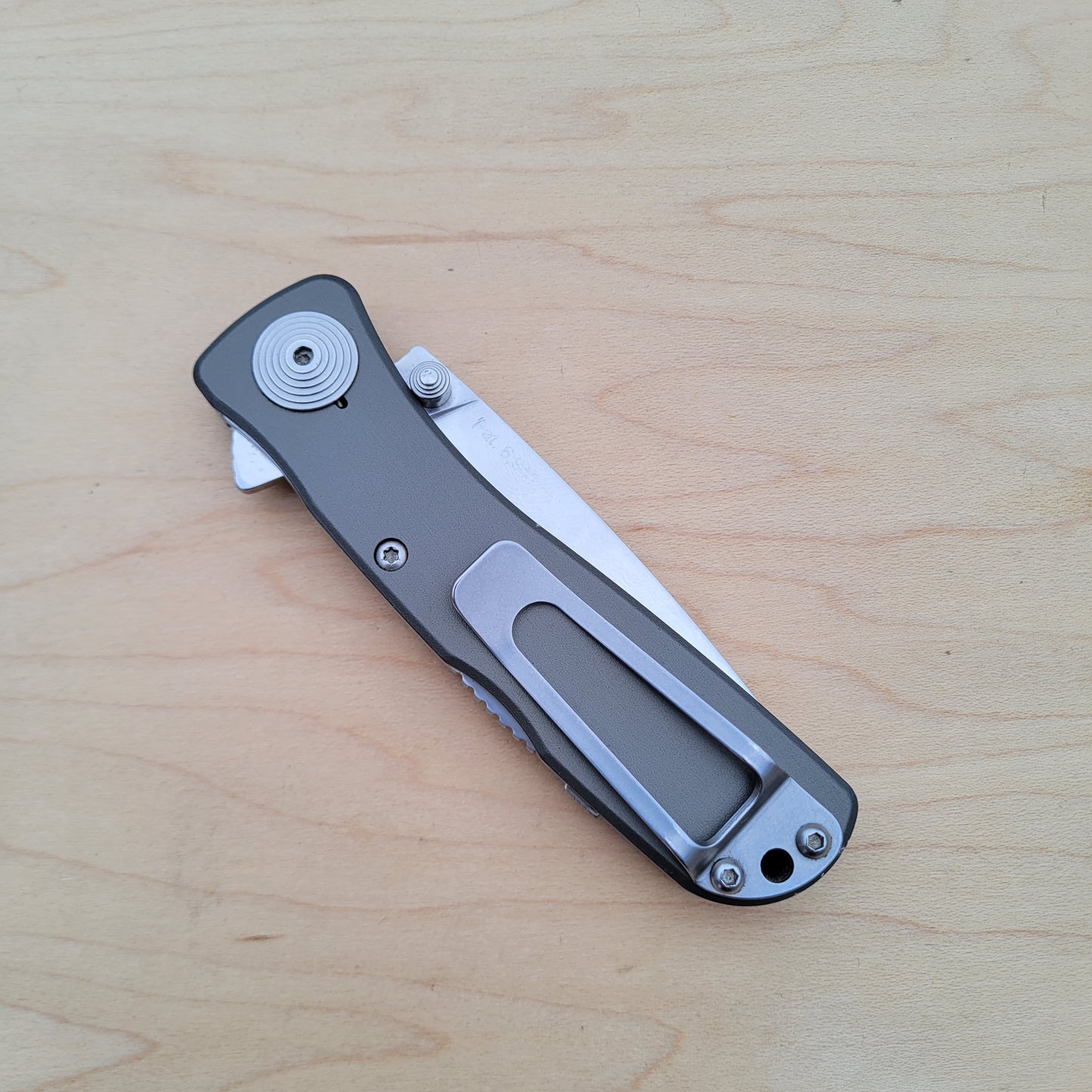 SOG Twitch II Spring Assisted Flipper