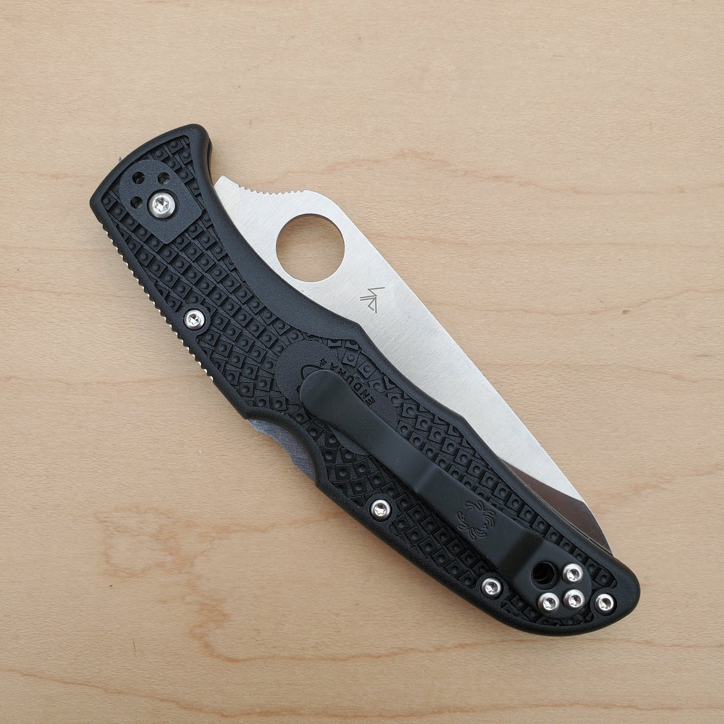 Spyderco Endura 4 - Black Partial Serration - C10PSBK