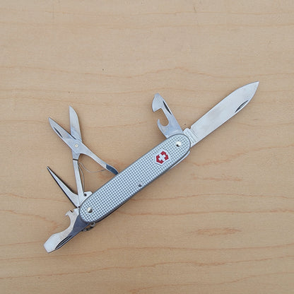 Victorinox Swiss Army Knife - Pioneer X Alox