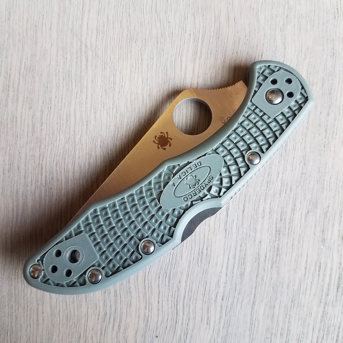 Spyderco Delica 4 - Serrated - OD Green C11PSFG