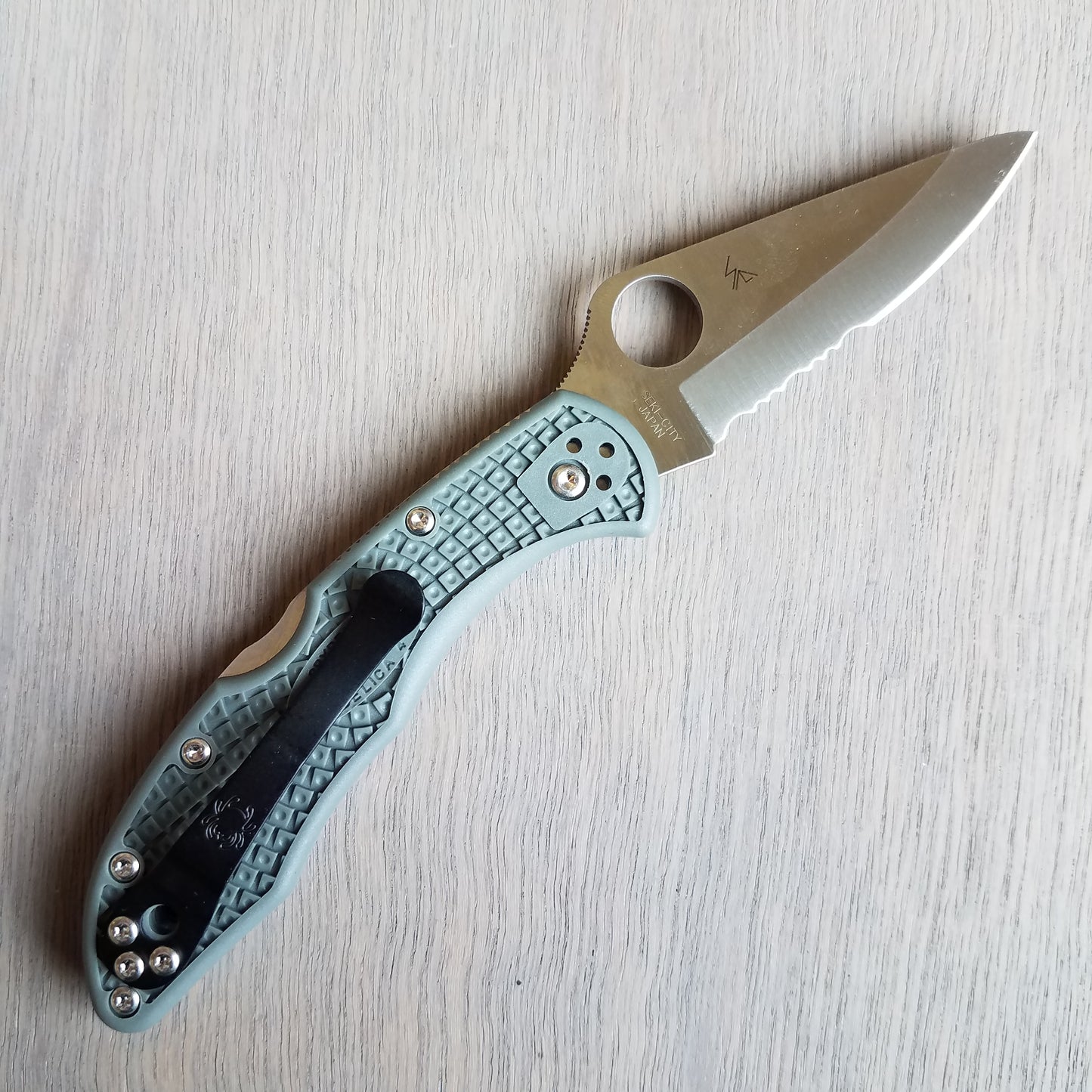 Spyderco Delica 4 - Serrated - OD Green C11PSFG