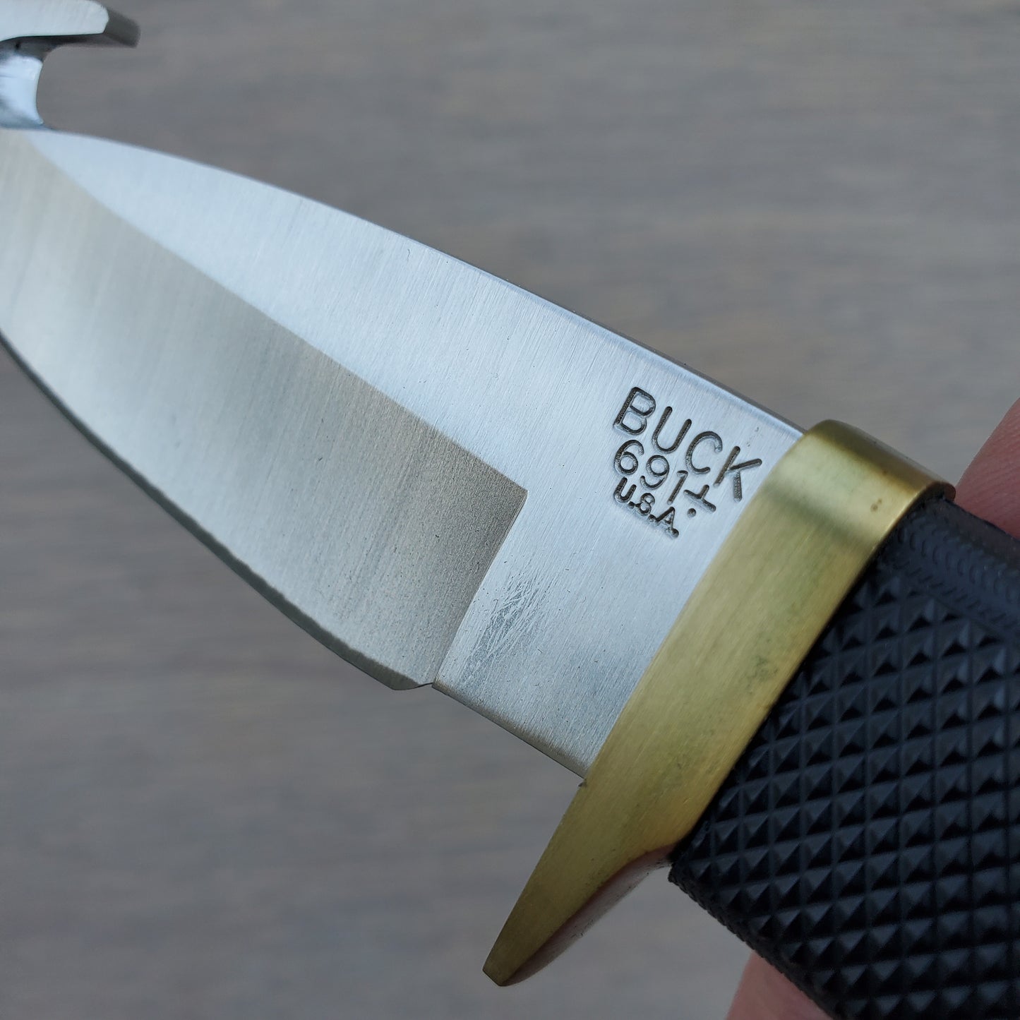 Buck 691 Zipper Skinning Knife Guthook - Rubber Handle