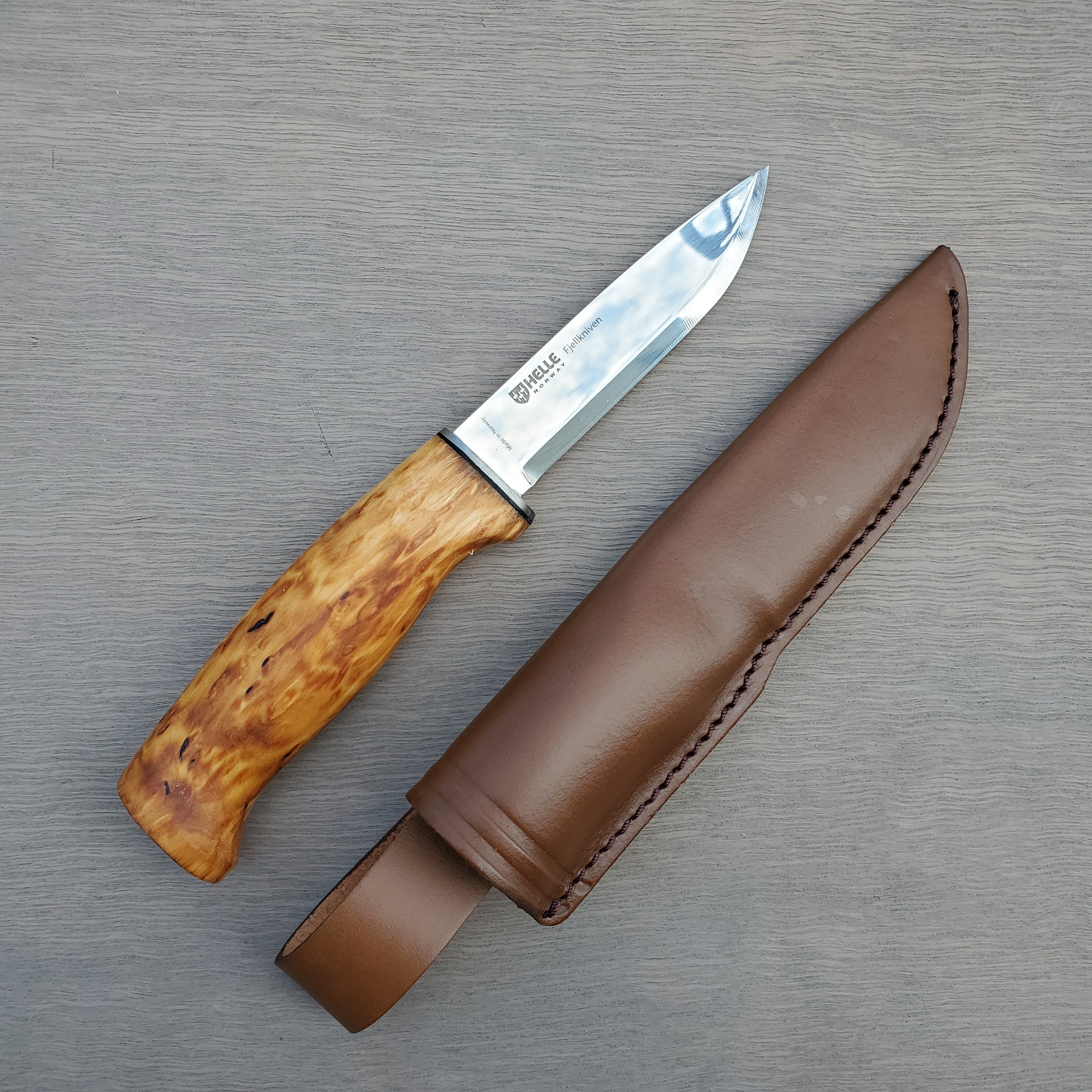 Helle Fjellkniven Knife - 12C27 - Curly Birch – Uptown Cutlery