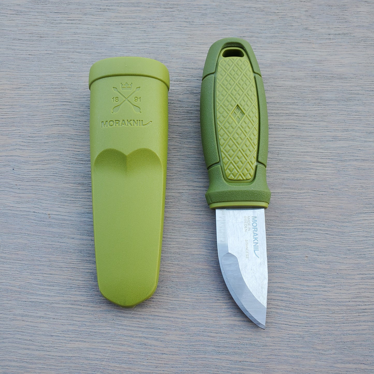 Morakniv Eldris the neck knife designed for survival