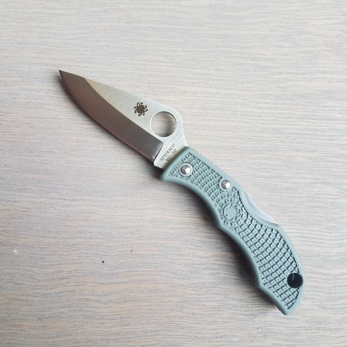 Spyderco-Ladybug3-Green-CLFGP3 