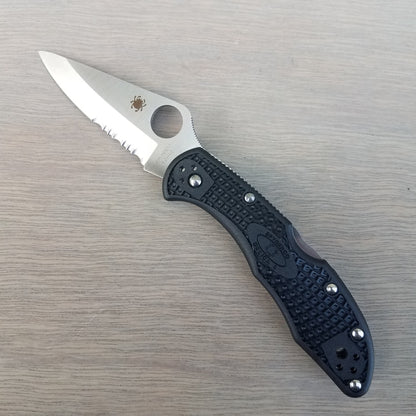 Spyderco Delica 4 - Serrated - Black C11PSBK